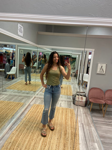 Mid Rise Kick Flare Jean