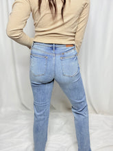 Mid Rise Phone Pocket Dad Jean