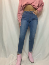 KanCan Medium Vertical Line Skinny